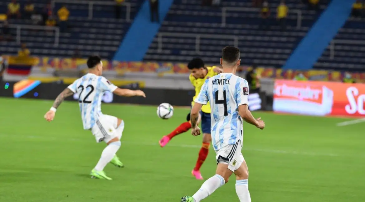Definidos árbitros parra Argentina vs. Colombia