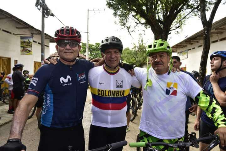 Rodrigo Lara Sánchez llegó al municipio de Villavieja en bicicleta