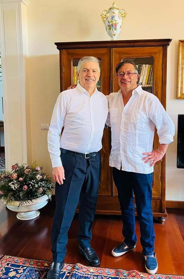 Gustavo Petro y Cesar Gaviria se reunieron en Italia