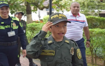 Camilo, el niño que pidió a Papá Noel, ser policía