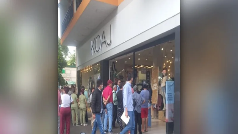 Delincuentes robaron un reconocido almacén de ropa en el centro de Neiva