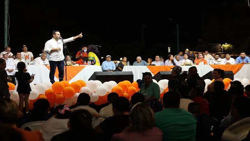 Con lleno total de la Plaza Cívica, Wilker Bautista mostró su fuerza política