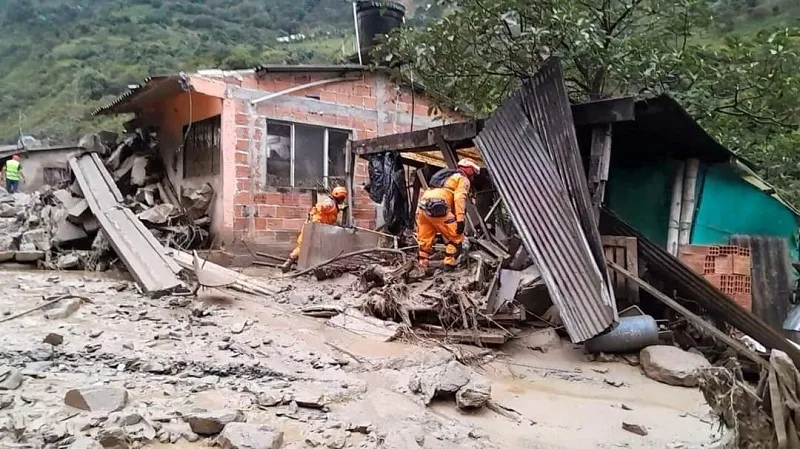  Aumenta a 14 el número de víctimas mortales tras avalancha en Quetame