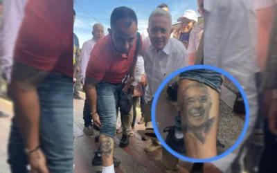 Sargento de la reserva se tatuó el rostro de Álvaro Uribe en gesto de admiración