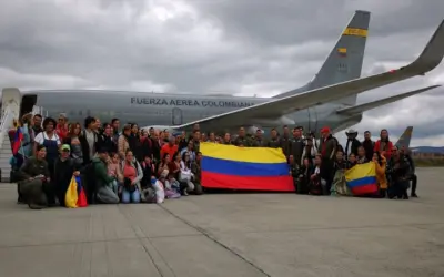 Segundo vuelo humanitario trajo de regreso a 110 colombianos desde Israel