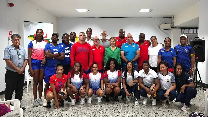 Luchadores de Cuba y Ecuador se preparan en Neiva