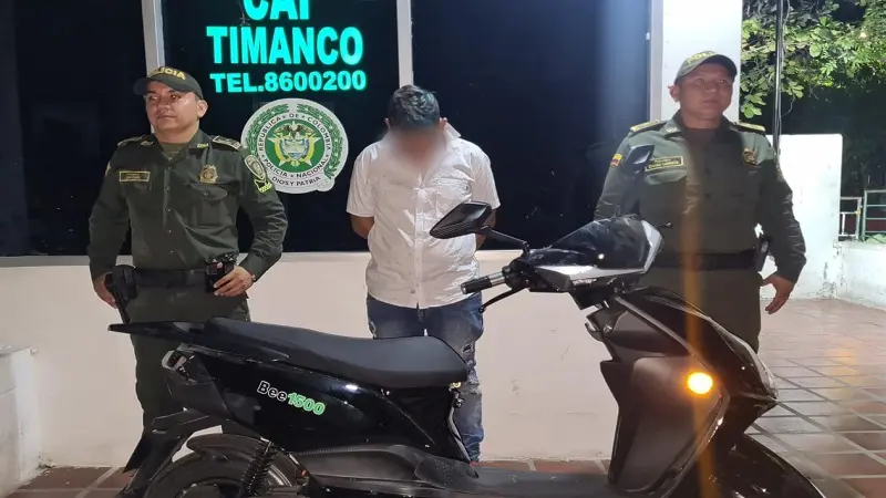 Presunto ladrón fue detenido con una moto eléctrica