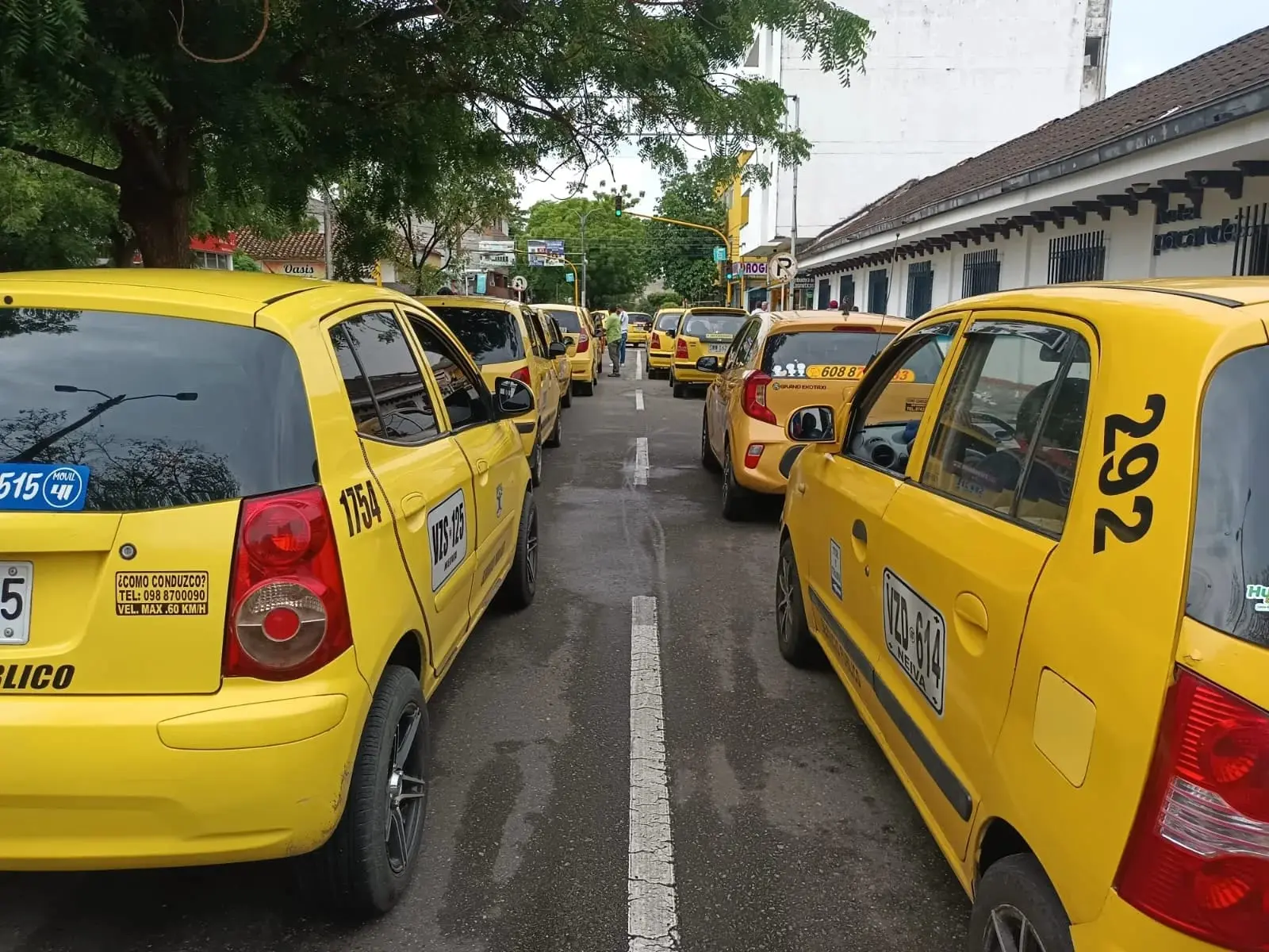 Gremio de taxistas anunció que hará paro el 25 de octubre