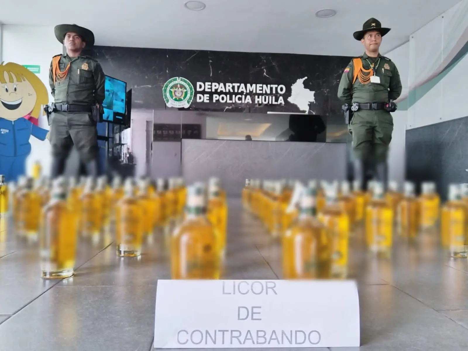 Incautan licor de contrabando