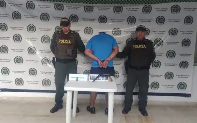 Dos capturados con un arma y cigarrillos de marihuana en Campoalegre