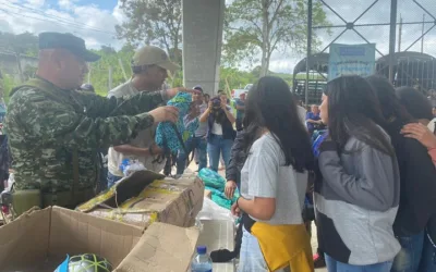 Soldados llevaron regalos a niños de la zona rural de La Plata, Huila