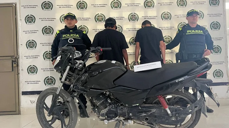 Two minors were arrested with a stolen motorcycle in Pitalito