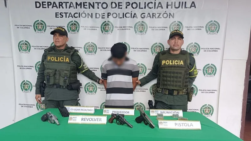 Captura en Gigante: transportaba tres armas de fuego en una motocicleta