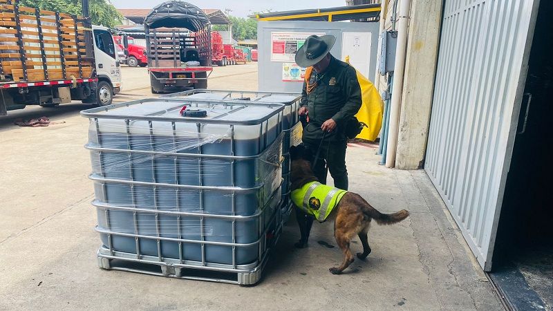 Policía en Neiva incautó 2.000 litros de cocaína líquida