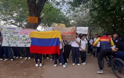 Estudiantes del colegio Claretiano ‘Gustavo Torres Parra’ salieron a marchar