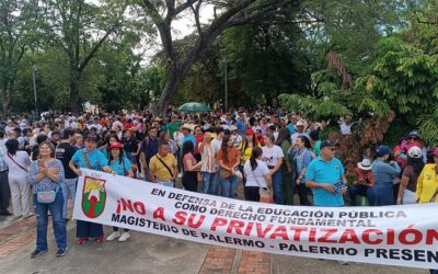 Docentes del Huila se movilizaron: «Vamos a tomarnos las carreteras nacionales»
