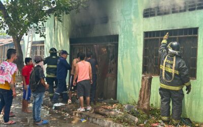 Bomberos de Neiva rescatan canino de incendio