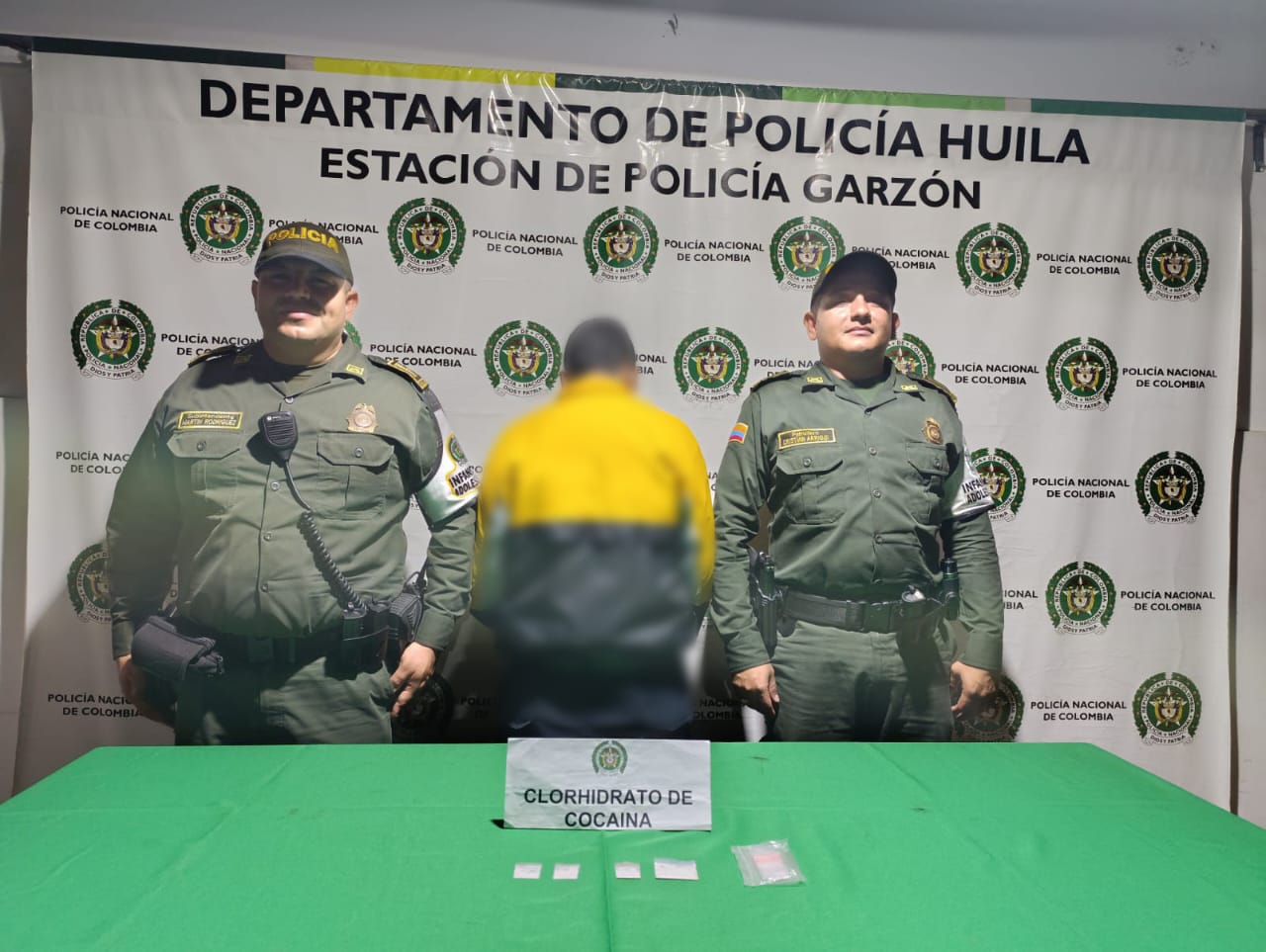 Adolescente detenido por venta de drogas en colegio de Garzón, Huila