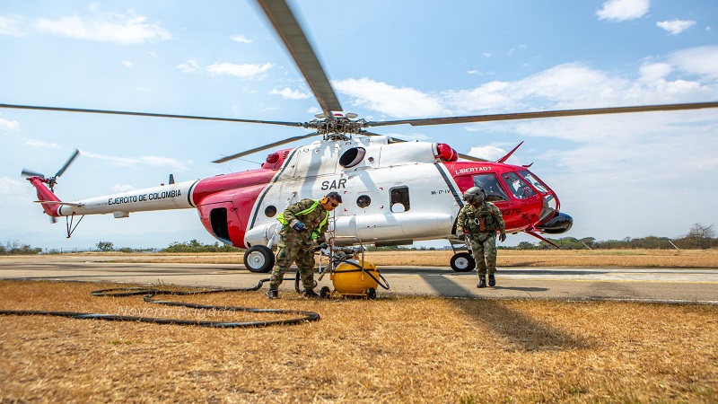 Helicóptero de la Operación Jaque se sumó a la lucha contra incendios en el Huila