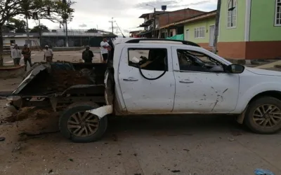 Nuevo atentado con carro bomba deja otro policía muerto en el Cauca
