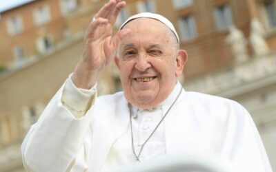 El Papa Francisco ofrece disculpas por comentarios sobre homosexuales en seminarios