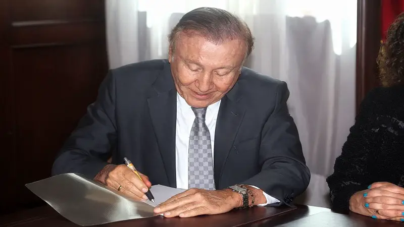 Rodolfo Hernández presentó su renuncia oficial al Senado