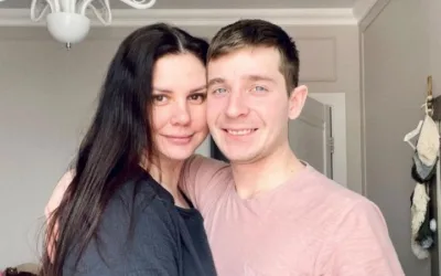 Influencer rusa dejó a su esposo para casarse con su hijastro