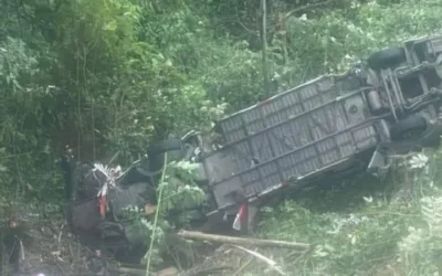 Trágico accidente en Colombia deja 10 personas fallecidas y 30 heridos