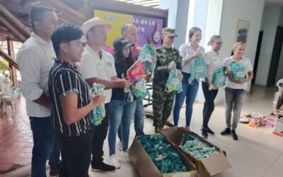 Ejército y Fundación Arturo Calle entregaron kits escolares en el Huila