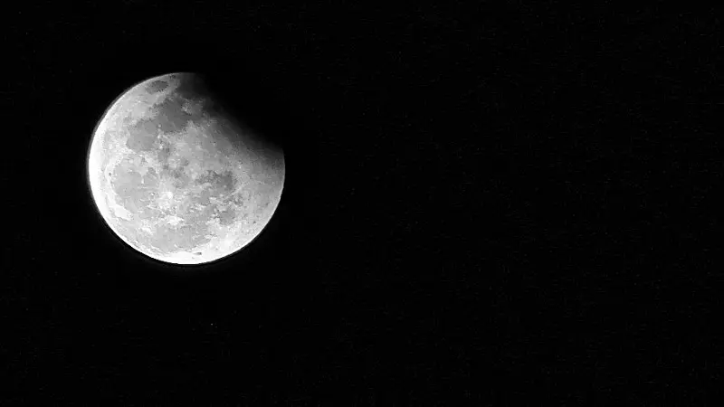 El 28 de octubre se podrá apreciar el eclipse parcial lunar