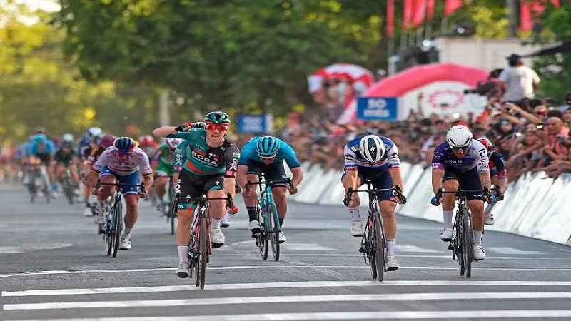 Fernando Gaviria fue el mejor colombiano en inicio de la Vuelta a San Juan