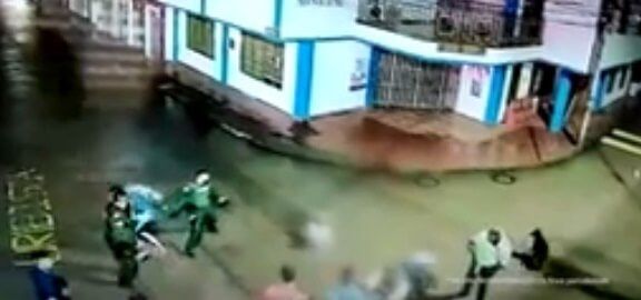 Video: Privado de la libertad hombre que atacó con un ladrillo a un policía en Saladoblanco
