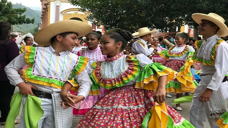 Festival Folclórico y Sampedrino en La Plata está en marcha