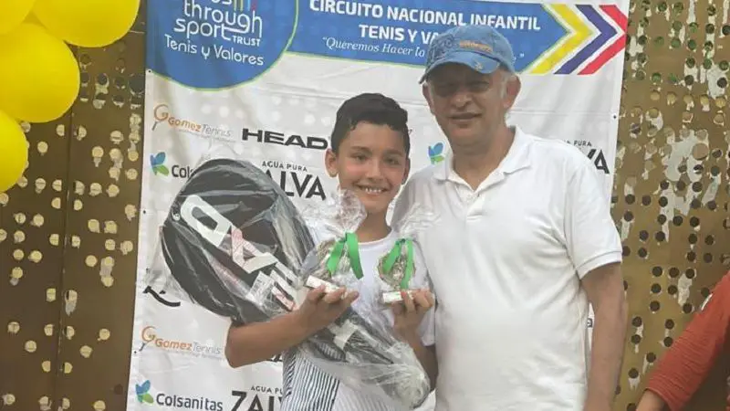 Mathías González, de promesa a una realidad en el tenis de campo