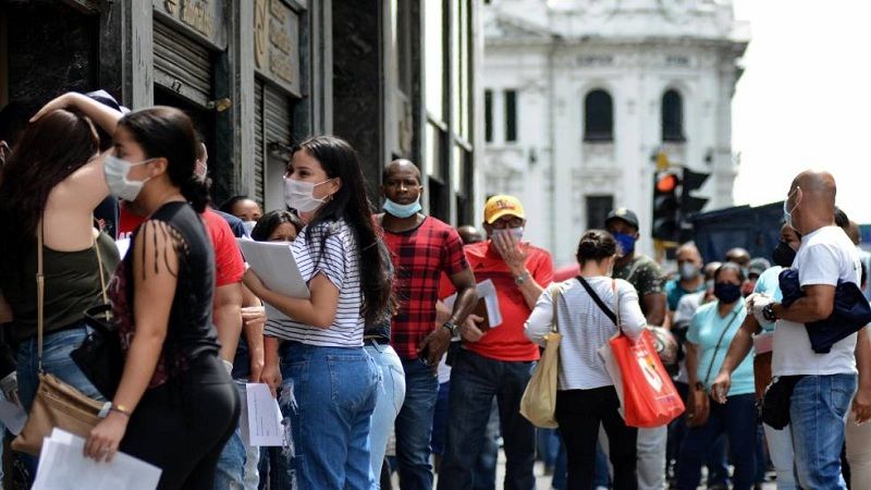 A paso lento se reduce la tasa de desempleo en Colombia