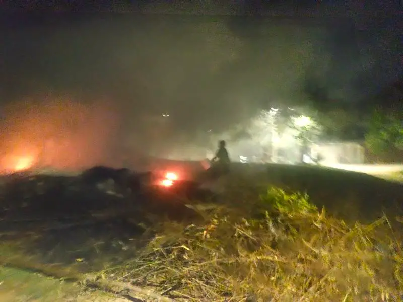 En el barrio Galán atribuyen incendio forestal a la falta de recolección de material vegetal