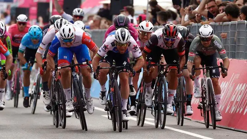 Primera jornada de descanso en el Giro, mañana retorna la competencia