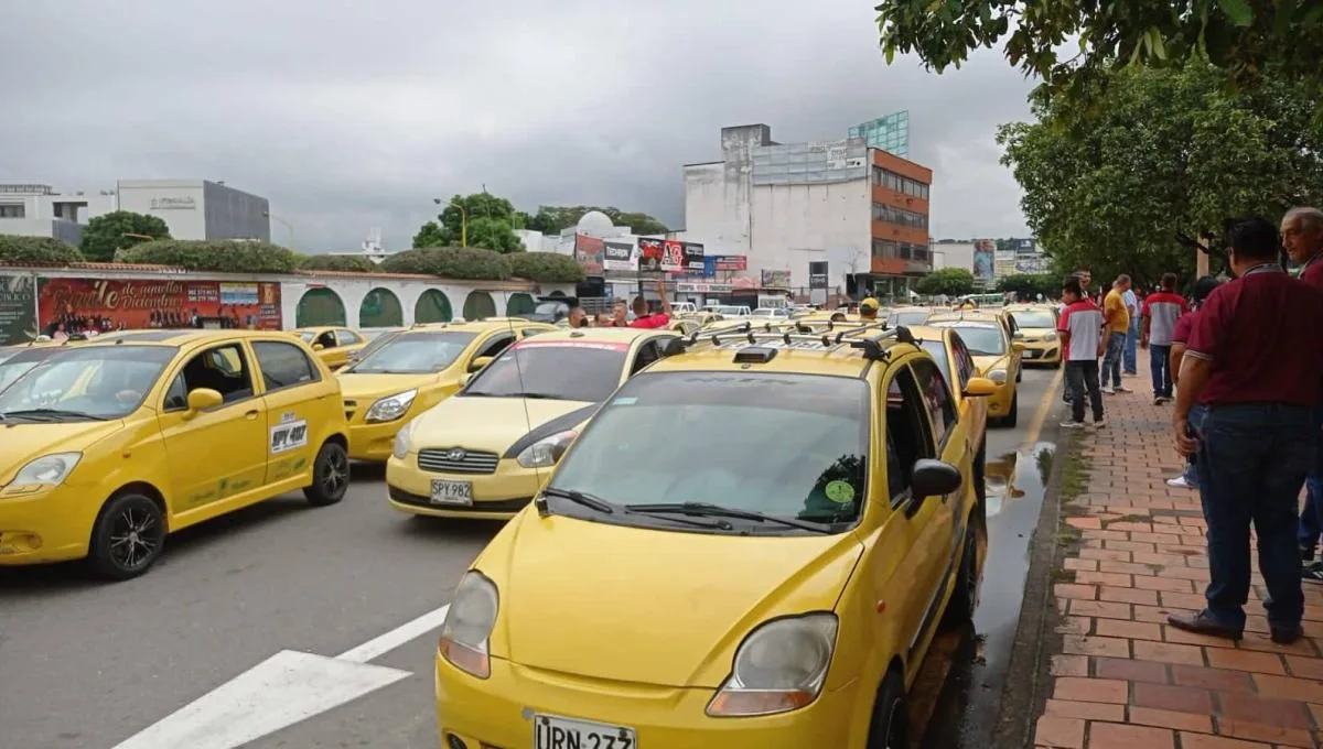 Inicia el paro indefinido de taxistas a nivel nacional