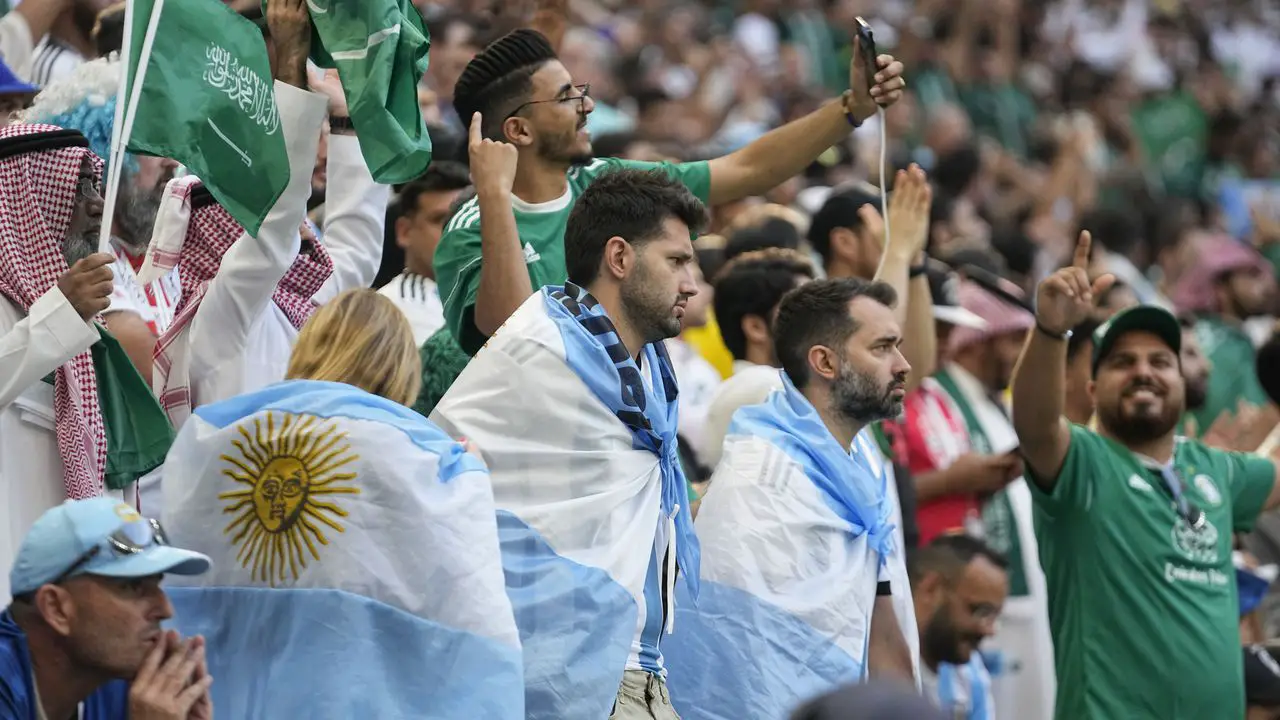 Arabia Saudita 2 Argentina 1 primer gran palo del Mundial ￼