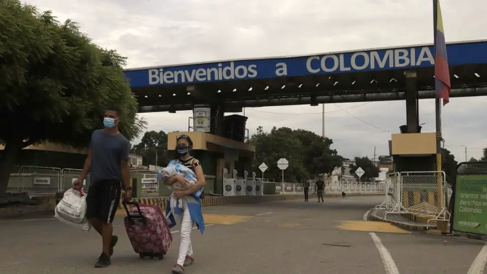 Venezolanos residentes en el Huila celebran reapertura de la frontera de Colombia y su país