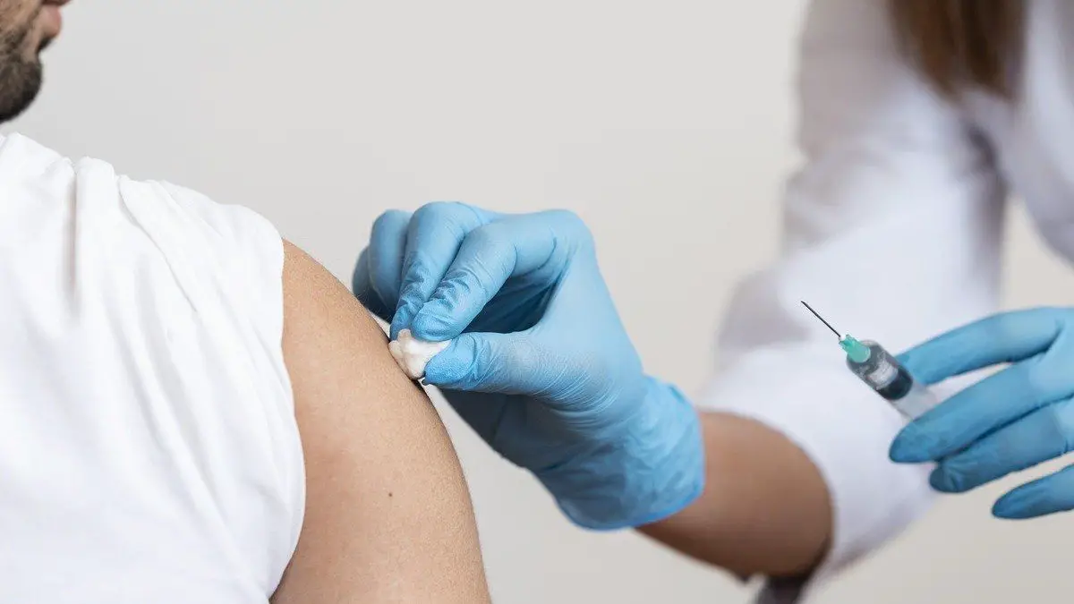 Vacunación: ¿Decisión personal, obligatoria o con incentivos?