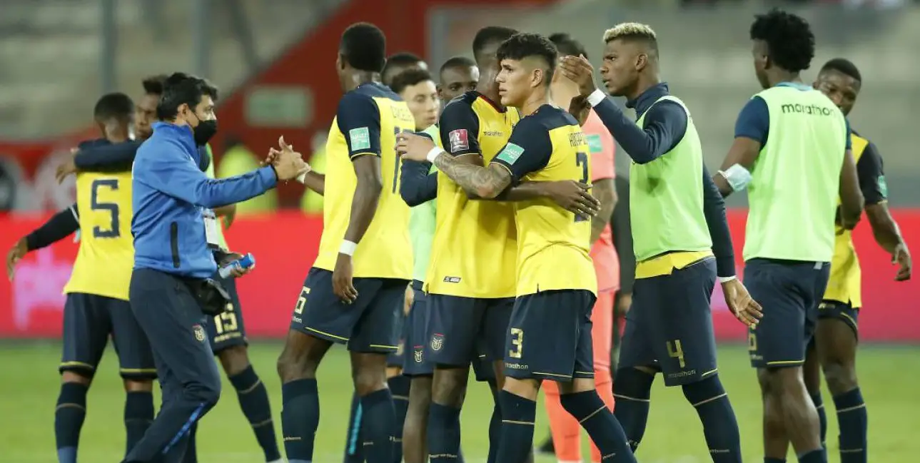 Ecuador empató 1-1 con Perú y está cerca del Mundial