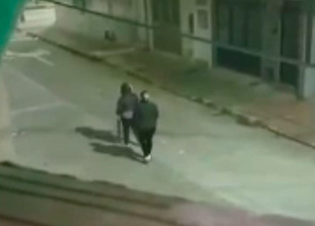 Personas que caminaban hacia atrás a la medianoche, causan temor en Bogotá