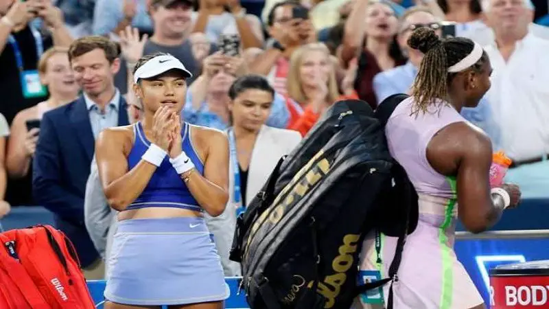 Serena Williams cayó ante Emma Raducanu en Cincinnati