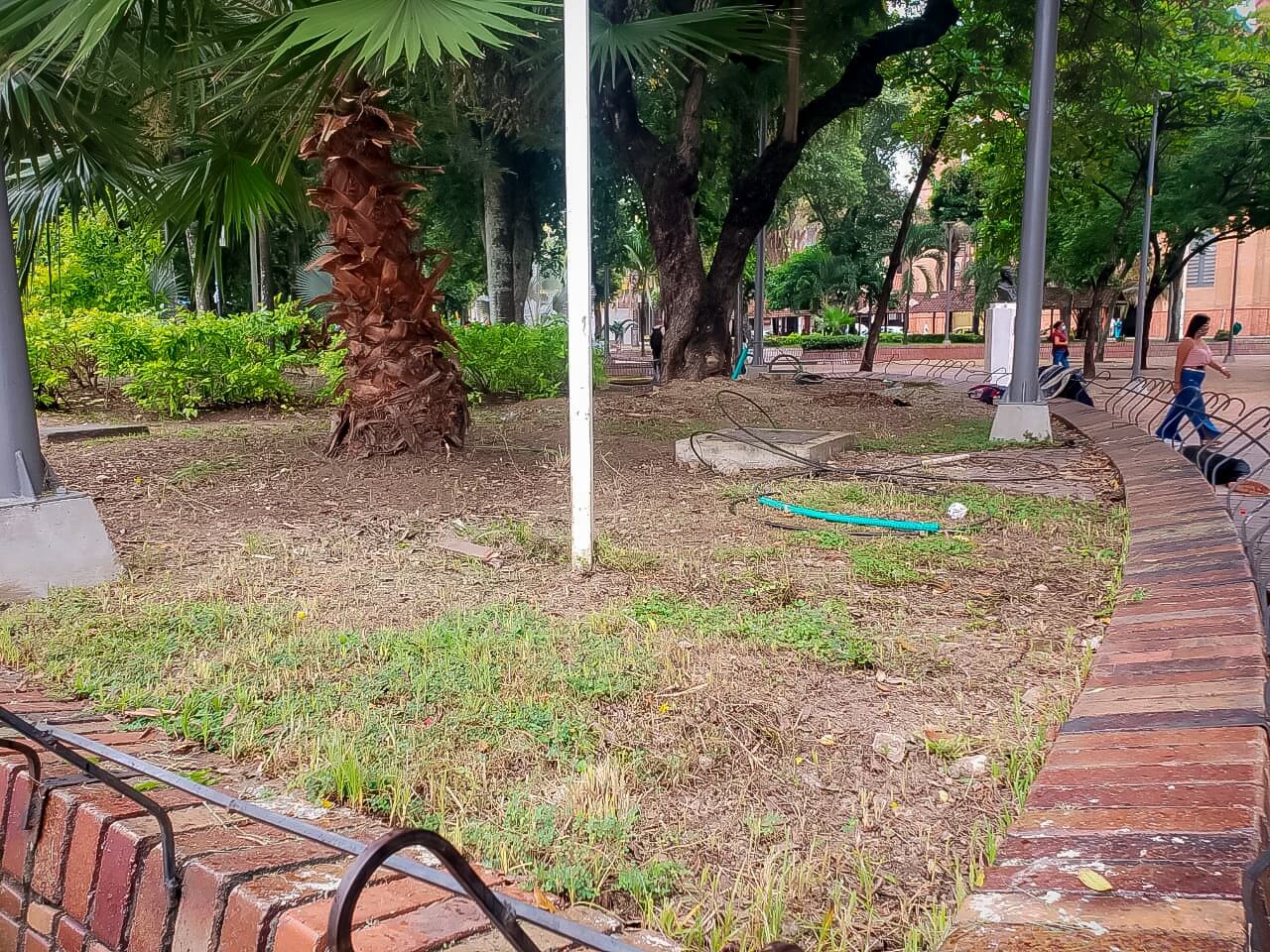 Parque Santander de Neiva recibió atención en limpieza y ornato