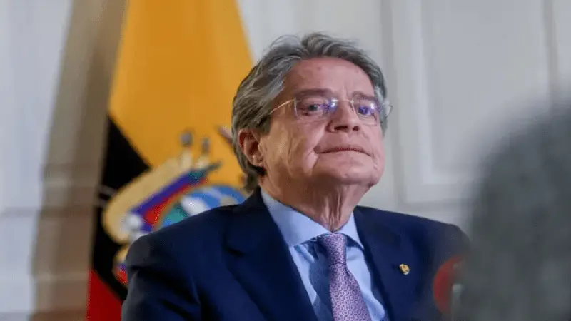 Presidente de Ecuador denuncia un intento de golpe de estado