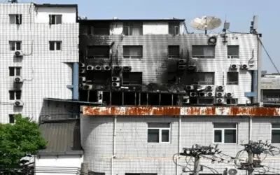 China: Por incendio en hospital capturan al director y 11 personas