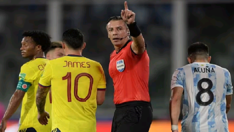 Él es Raphael Claus, árbitro de la final de la Copa América entre Argentina y Colombia