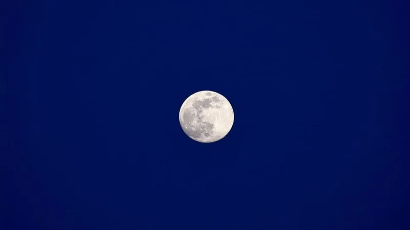 Eclipse lunar: ¿A qué hora y dónde ver este fenómeno astronómico hoy?