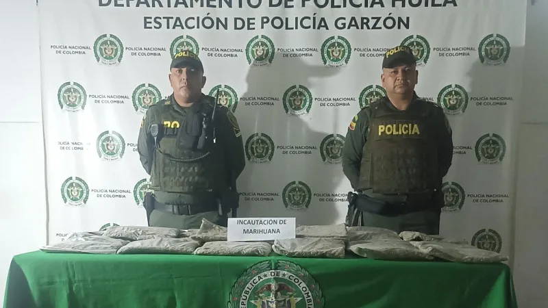 Delincuentes abandonaron 10 kilos de marihuana en la vía Garzón-Agrado